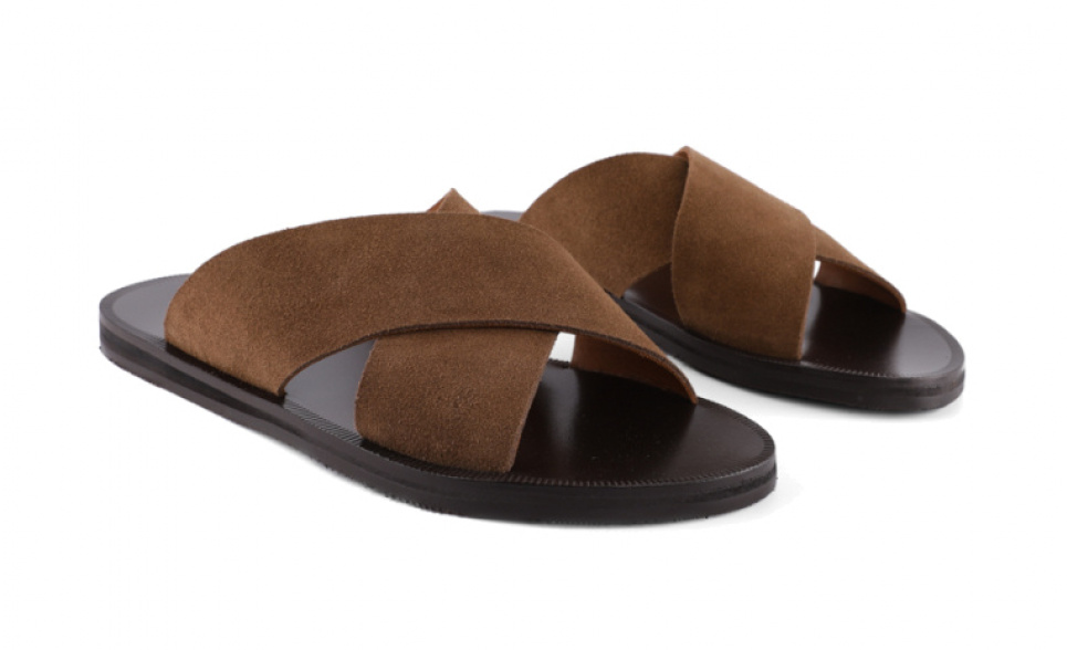 Мужские шлепанцы – идеальный выбор для лета и отдыха. Фото: miraton.ua