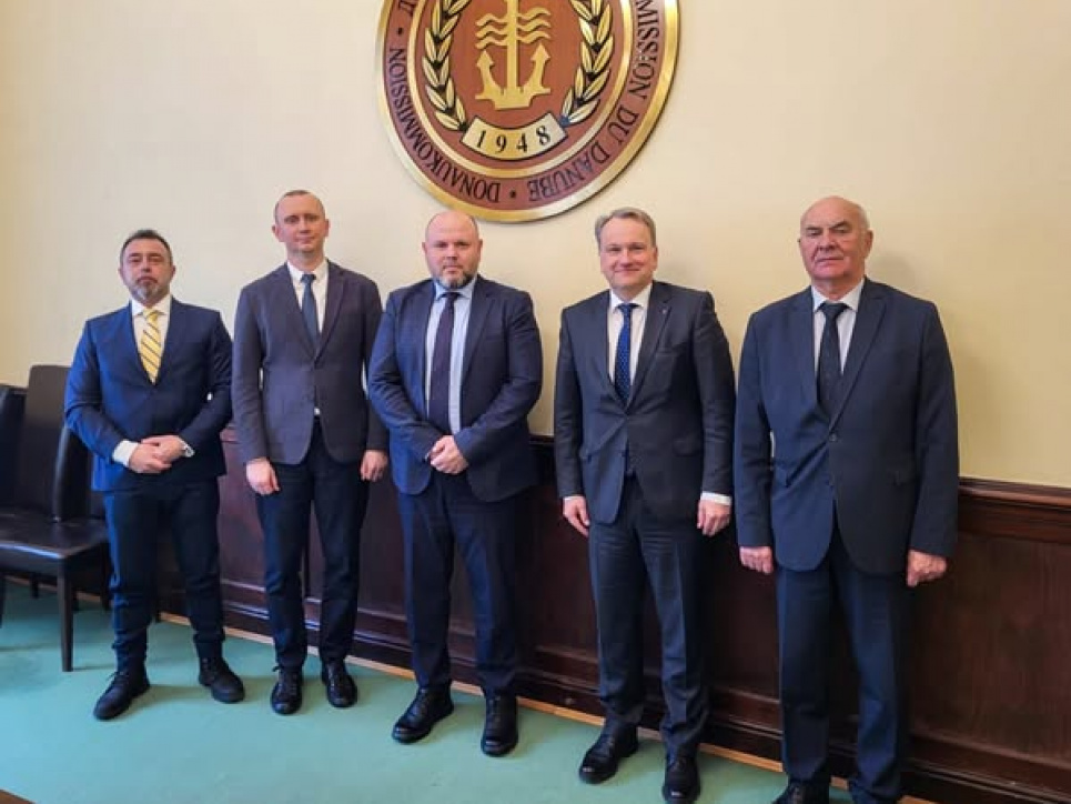Україна ініціює посилення заходів безпеки судноплавства на Дунаї Україна пропонує оновлені заходи безпеки судноплавства на Дунаї в умовах воєнної загрози