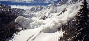 Снеголавинная опасность на Закарпатье: спасатели объявили 3 уровень угрозы На Закарпатье объявлена снеголавинная опасность 3 уровня на Закарпатье. Фото иллюстративное
