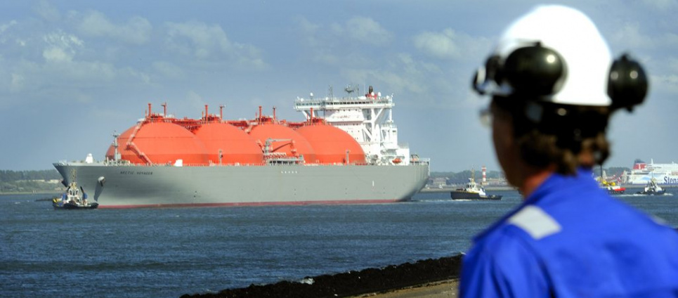 ЕС вводит полный запрет на перевалку российского сжиженного газа Европейский Союз вводит санкционные ограничения на российский сжиженный природный газ