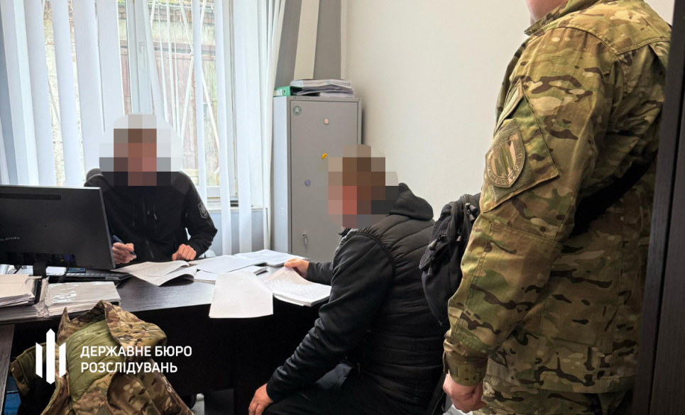 На Волині викрили банду з підприємців та лісівників, які рік розкрадали ліс Фото: ДБР на Волині припинило злочинну діяльність групи змовників, які розкрадали ліс / ДБР