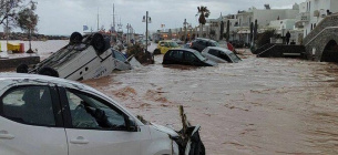 Шторм в Кикладах: Парос и Миконос оказались в плену разрушительной стихии Разрушительный шторм парализовал Парос и Миконос: последствия тропического явления в Греции