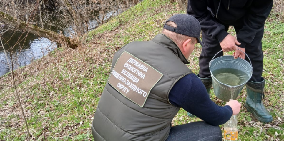 Неочищені каналізаційні стоки забруднюють річку на Одещині Екологічне порушення на Одещині: неочищені стоки з недіючих очисних споруд забруднюють річку Кодима
