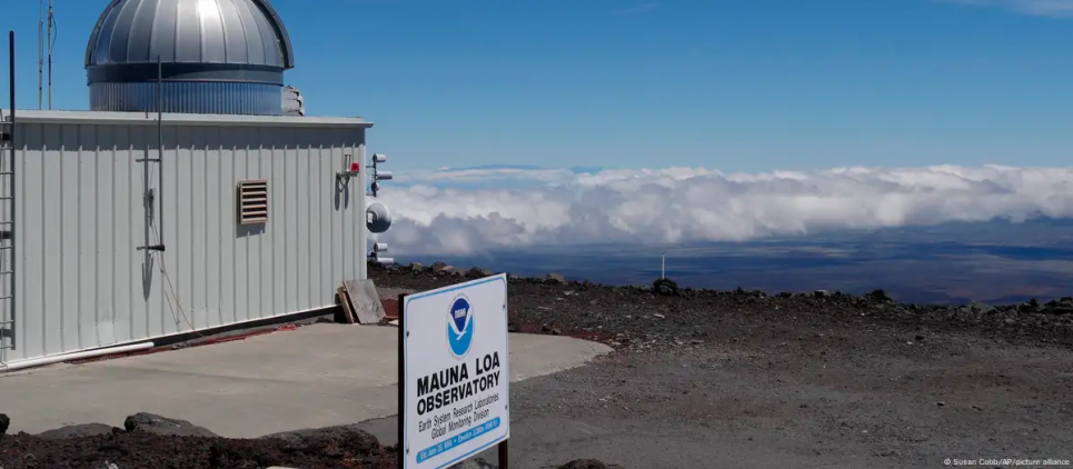 Унікальна погодна обсерваторія — під загрозою закриття: чим може обернутися ініціатива Трампа Обсерваторія Мауна-Лоа на Гаваях. Фото: Susan Cobb/AP/picture alliance