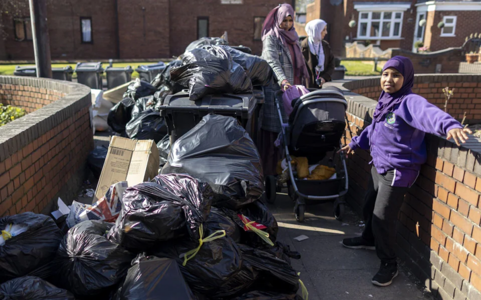 «Щури розміром з кота»: через страйк сміттярів, який триває вже місяць, британська влада залучає армію (ФОТО) Фото: Раян Дженкінсон/ Getty Images