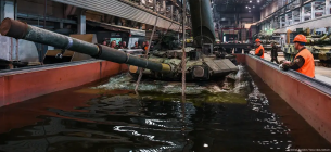 Виробництво танків на «Уралвагонзаводі», жовтень 2018 року. Фото: Donat Sorokin/Tass/dpa/picture alliance