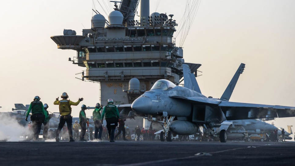 У Червоному морі з авіаносця США впав за борт винищувач F/A-18 Super Hornet Втрата винищувача: У ВМС США розслідують інцидент на авіаносці в Червоному морі. Фото: US Navy