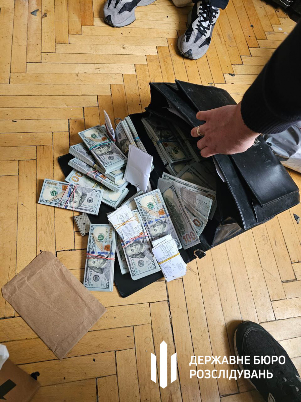 На Буковині викрили злочинну схему керівництва «Нижньодністровської ГЕС» На Буковині викрили злочинну схему керівництва «Нижньодністровської ГЕС»