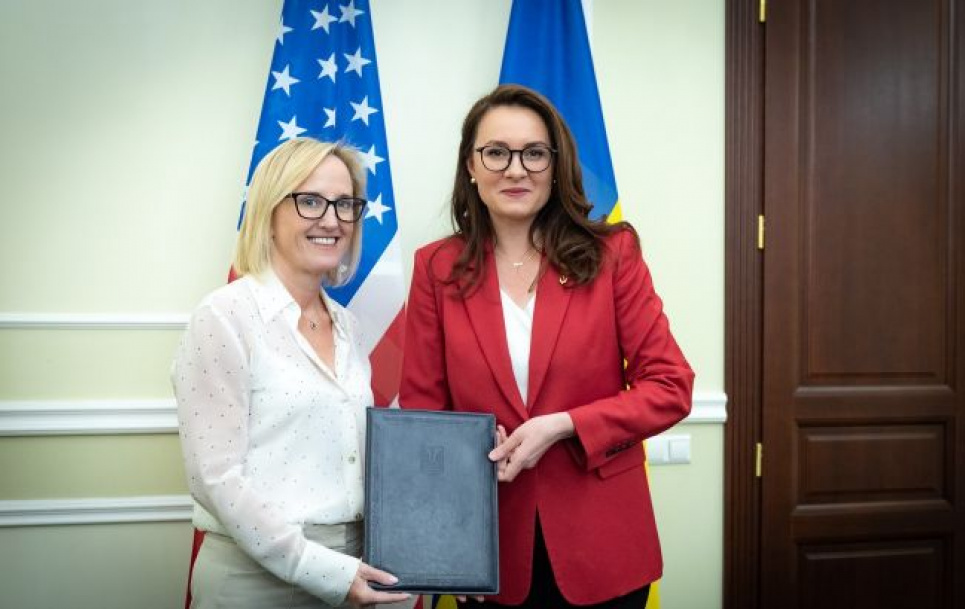Україна та США підписали угоди про створення спільного Інвестиційного фонду відновлення Україна та США запускають Інвестиційний фонд відновлення: подробиці співпраці