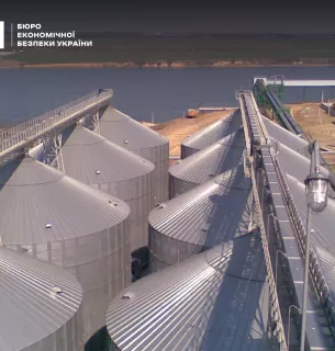 В Україні заарештовано зерновий морський термінал відомого бізнесмена Арешт зернового терміналу на Одещині: майно передано АРМА. Фото: БЕБ України