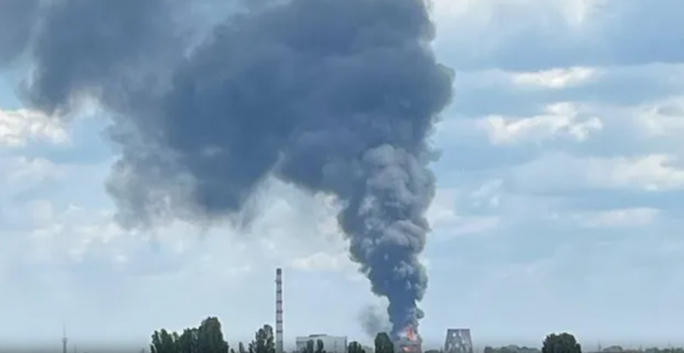 На Киевщине произошел масштабный пожар на ТЭЦ: есть погибшие Трагедия на Киевщине: пожар на Белоцерковской ТЭЦ унес жизни людей. Фото: OBOZ.ua