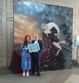 Унікальний мистецький проєкт київських дітей встановив світовий рекорд Світовий рекорд: київські діти створили унікальне арт-полотно