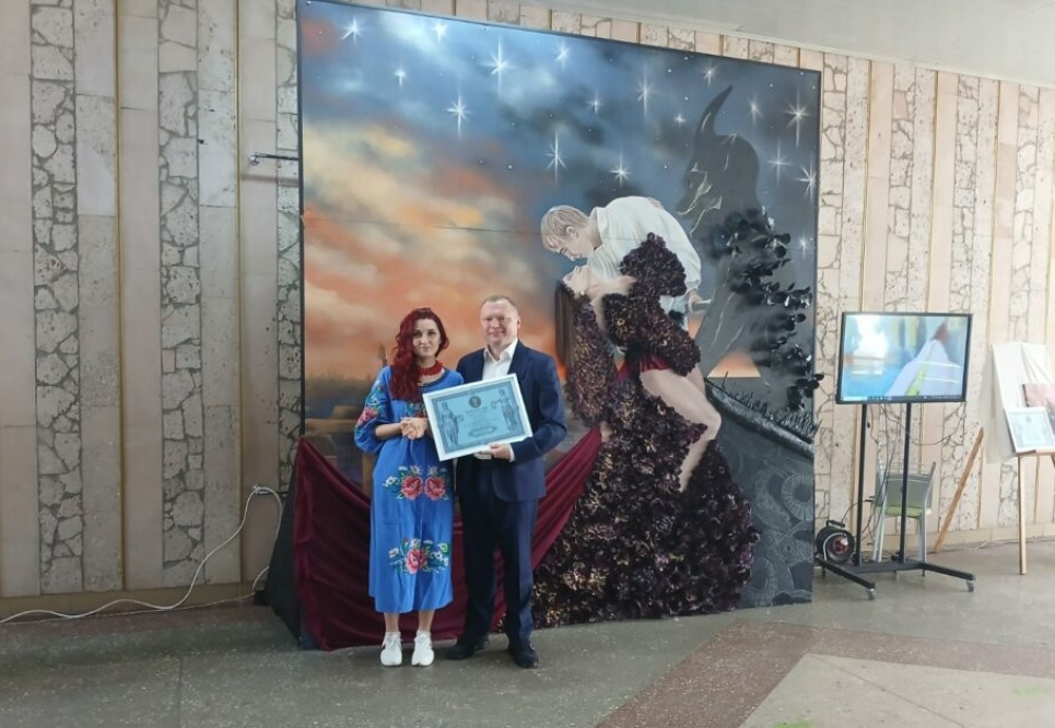 Уникальный художественный проект киевских детей установил мировой рекорд  Мировой рекорд: киевские дети создали уникальное арт-полотно