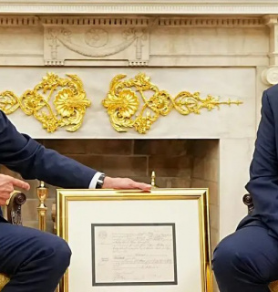 Мерц запропонував Трампу спільно тиснути на Росію заради завершення війни Фрідріх Мерц і Дональд Трамп у Білому домі. Офіційне фото