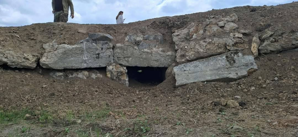 В нацпарку "Тузлівські лимани" фермери засипали сміттям річкову балку (ФОТО) Фото Іван Русєв