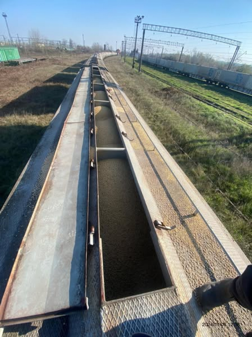 На Закарпатті митники викрили спробу експорту 160 тонн сої за фіктивним контрактом На Закарпатті митники зупинили незаконний експорт сої на 15 млн грн до Італії