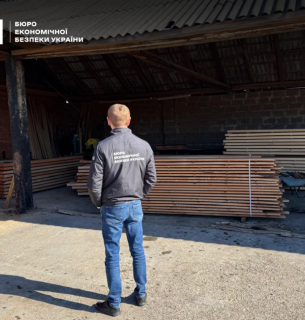 Контрабанда лісу до ЄС: в Одесі судитимуть підприємця за експорт деревини з підробленими документами В Одесі судитимуть підприємця за незаконний експорт деревини