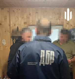 Незаконні рубки на Львівщині: ДБР повідомило про підозру посадовцям лісгоспу Фото: Державне бюро розслідувань