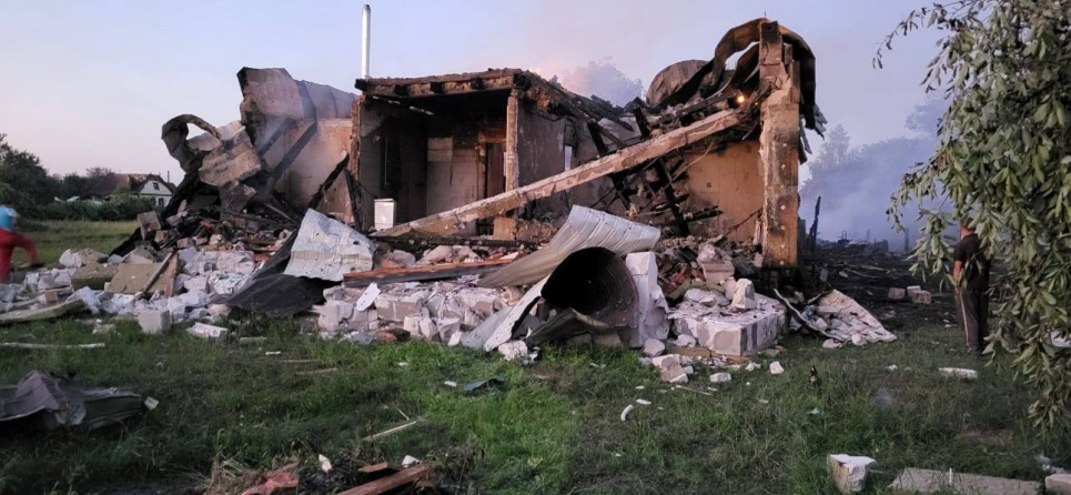 Трагедія на Житомирщині: уряд ліквідовує наслідки потужного вибуху Вибух на трасі Київ-Чоп.
Фото: Леся Кутергіна