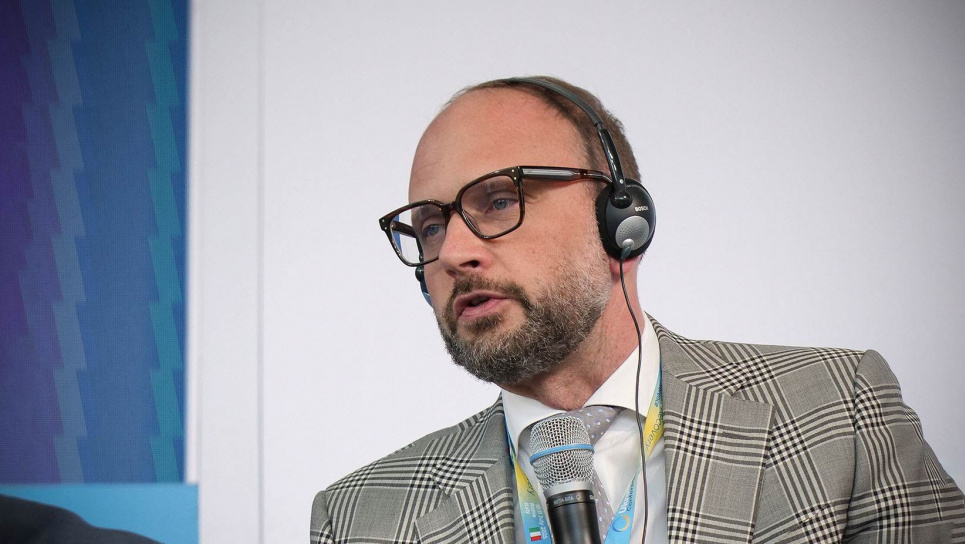 Безпека, гарантії та страхування: "Метінвест" окреслив ключові умови для відновлення промисловості Комерційний директор Групи Метінвест Дмитро Ніколаєнко. Фото: Метінвест