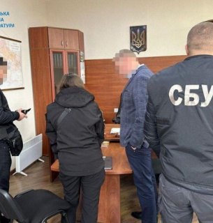 У Вінниці керівництво філії "Укрзалізниці" підозрюють у розкраданні 22 млн грн на зарплатах Розтрата 22 млн грн в "Укрзалізниці": у Вінниці викрили керівництво філії
