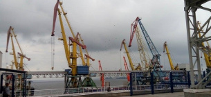 Керівництво Одеського морпорту підозрюють у розтраті 8 млн грн на закупівлі техніки