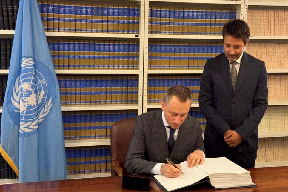 Україна підписала історичну Угоду ООН про захист Світового океану Україна підписала Угоду про відкрите море (BBNJ). Захист океану, екологія, міжнародна співпраця.