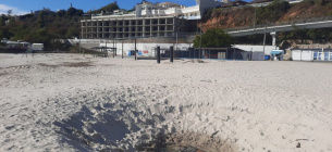 На Одеському пляжі «Чайка» виявили несанкціоновану трубу зі скидом забруднених вод Фото: Південь сьогодні