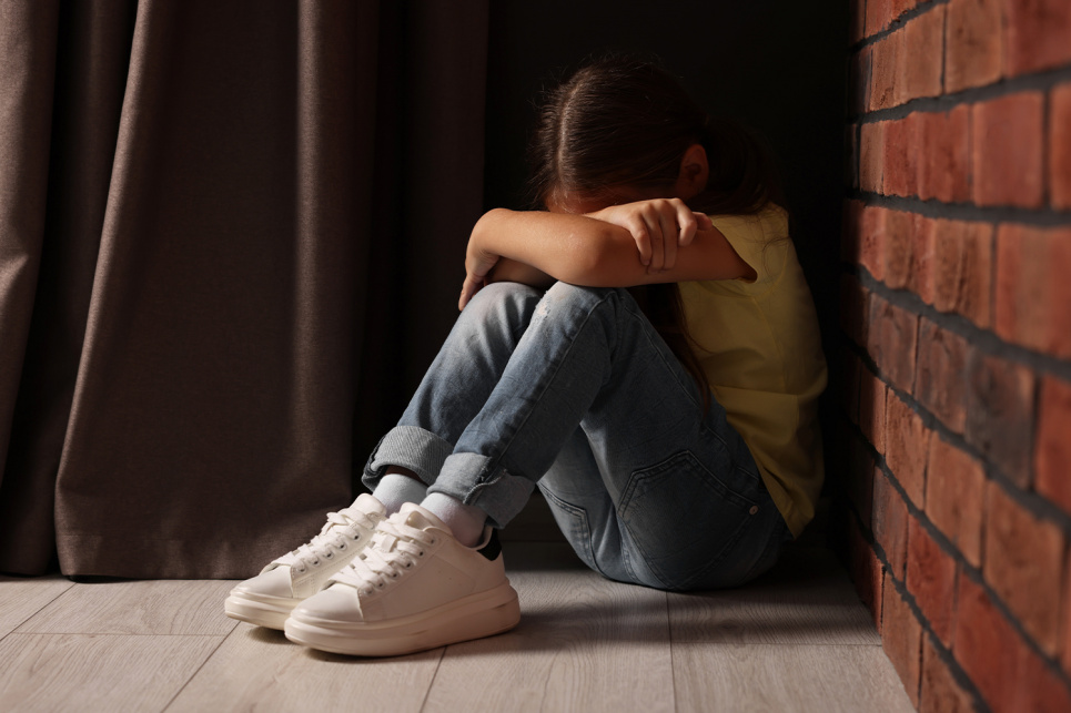 "Стільці над головою": одесити вимагають реформи системи, де звільнення стає захистом для кривдників дітей Скандал в Одесі: вихователі-кривдники уникають покарання через звільнення