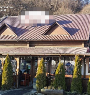 На Закарпатті викрито забудовницю, яка самовільно зайняла 600 м² сусідської землі