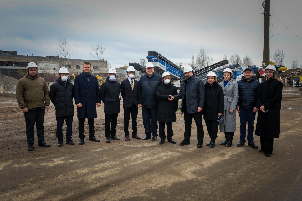 JICA та Агентство відновлення: співпраця з Японією розширює екологічну переробку будівельного сміття в регіони України. Фото: Державне агентство відновлення та розвитку інфраструктури України / Facebook