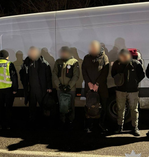 Задержание перевозчика: мужчин везли в запечатанном автобусе