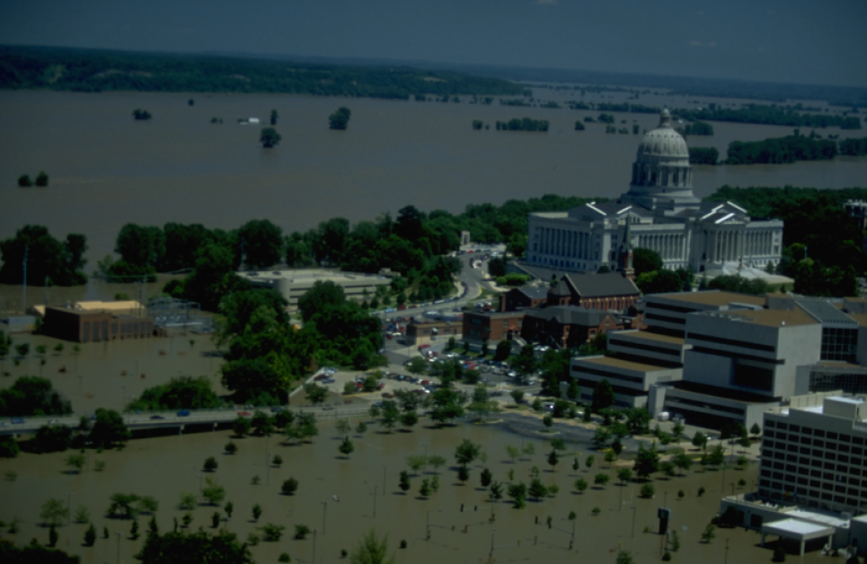 Пожизненный срок за наводнение: как криминальное прошлое Джеймса Скотта и косвенные доказательства привели к его осуждению за прорыв дамбы на Миссисипи.