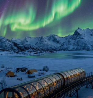 Норвегія презентувала внноваційний панорамний поїзд для спостереження за Північним сяйвом