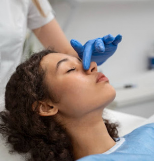 Коли варто робити пластику носа та як правильно підготуватися 