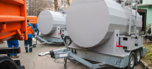 Тепло для лікарень: «Київтеплоенерго» задіяло мобільні котельні після обстрілів