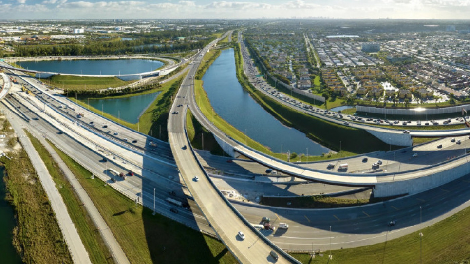 Дороги майбутнього: у Флориді будують трасу для бездротової зарядки ЕМ