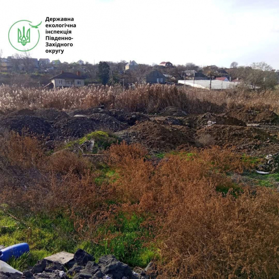У Нерубайському знайшли нелегальне сміттєзвалище на 5 тис. кв. м