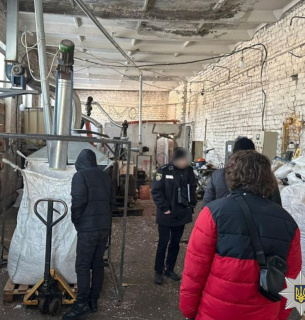 Обшуки у справі про розкрадання коштів на смітті