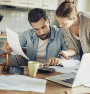 Как научиться пользоваться деньгами без крайностей