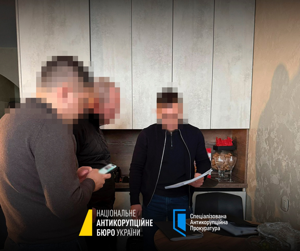 «Дипломатичні» цигарки на мільйони: НАБУ розкрило масштабну схему на КПП «Тиса»