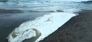 Забруднення узбережжя в Одесі.
Фото: Владислав Балінський