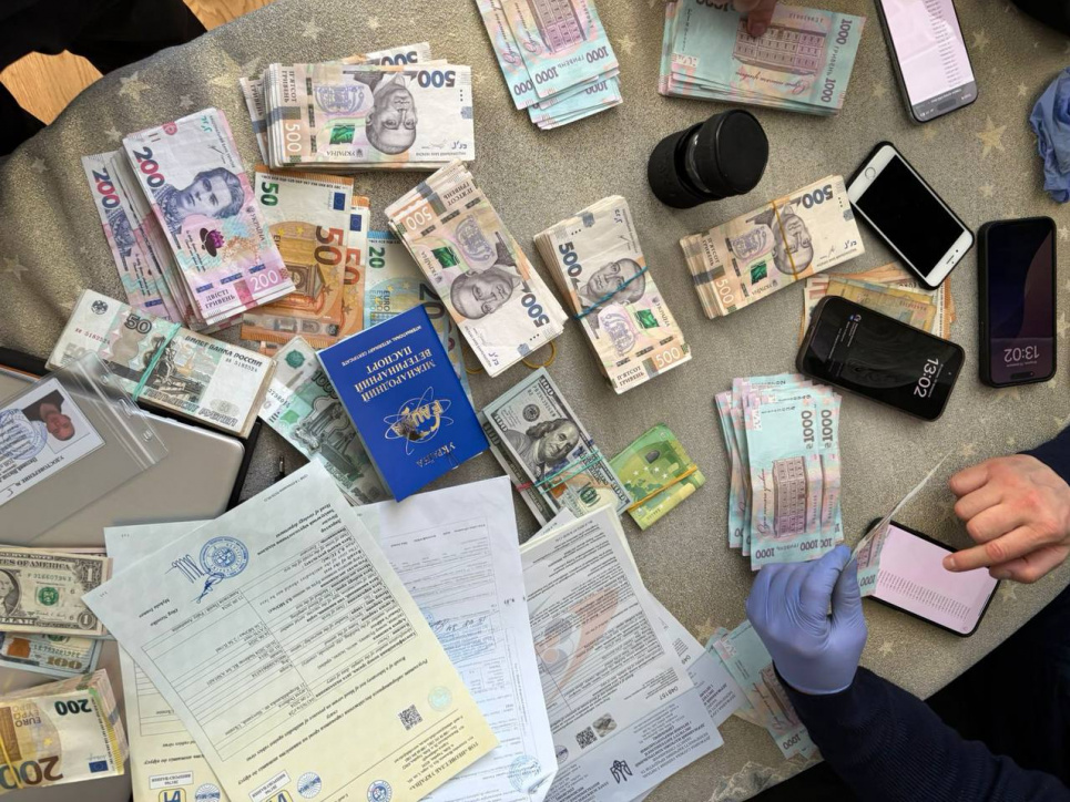 Корупція у ветклініках Києва: викрито схему поборів за документи для виїзду тварин