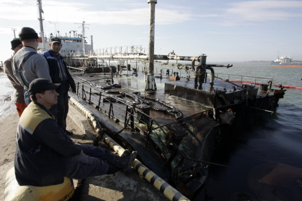 Розслідування Financial Times: 80% експорту нафти «Роснафти» координується з однієї мережі