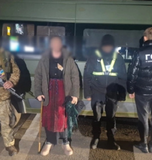 Затримання чоловіка в образі бабусі на кордоні