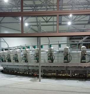 Проєкт «Мукко» — нова ферма з доїльним обладнанням типу «карусель» Фото: Latifundist