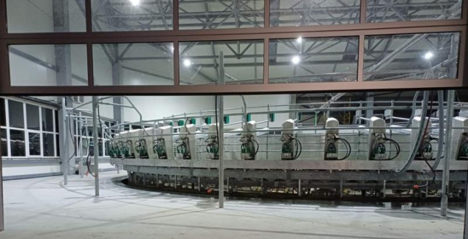 Проєкт «Мукко» — нова ферма з доїльним обладнанням типу «карусель» Фото: Latifundist