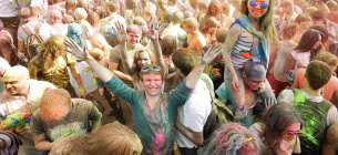 Праздник Холи 2026: веселье, которое может стоить здоровья. Что скрывается за яркими красками?