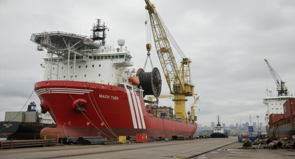 Китай ввел в строй самое большое в мире судно для гидроразрыва пласта