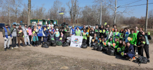 Синергия во имя экологии: как волонтеры, местные жители и коммунальщики спасли от мусора пляж в Оболони